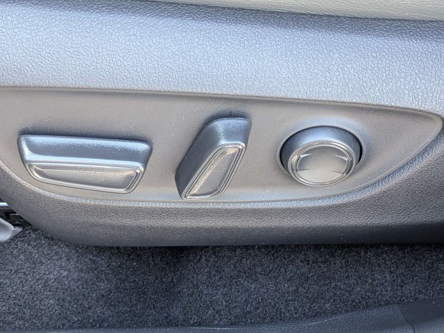 Used 2025 Toyota RAV4 XLE w/ Convenience Package FWD image 22