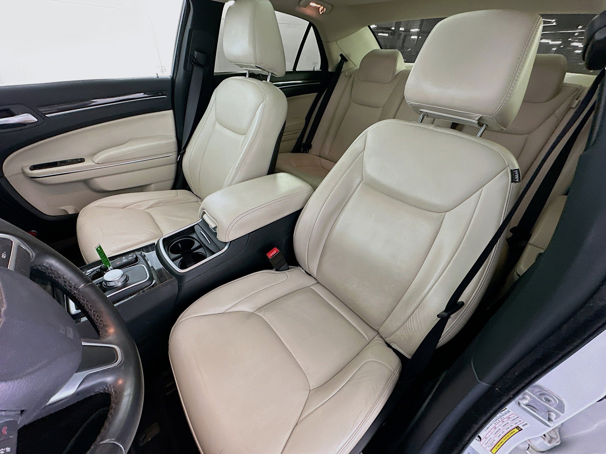 Used 2016 Chrysler 300 Limited RWD image 13