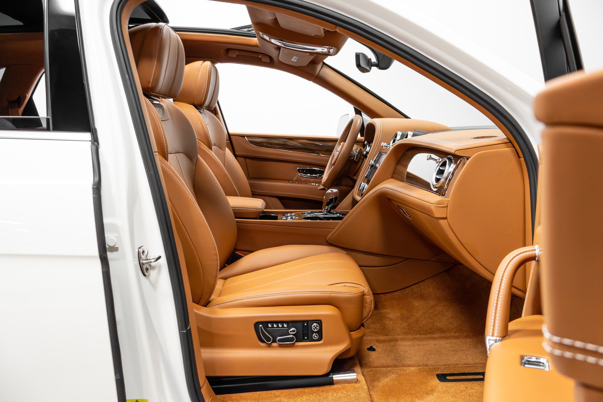 Used 2019 Bentley Bentayga image 21