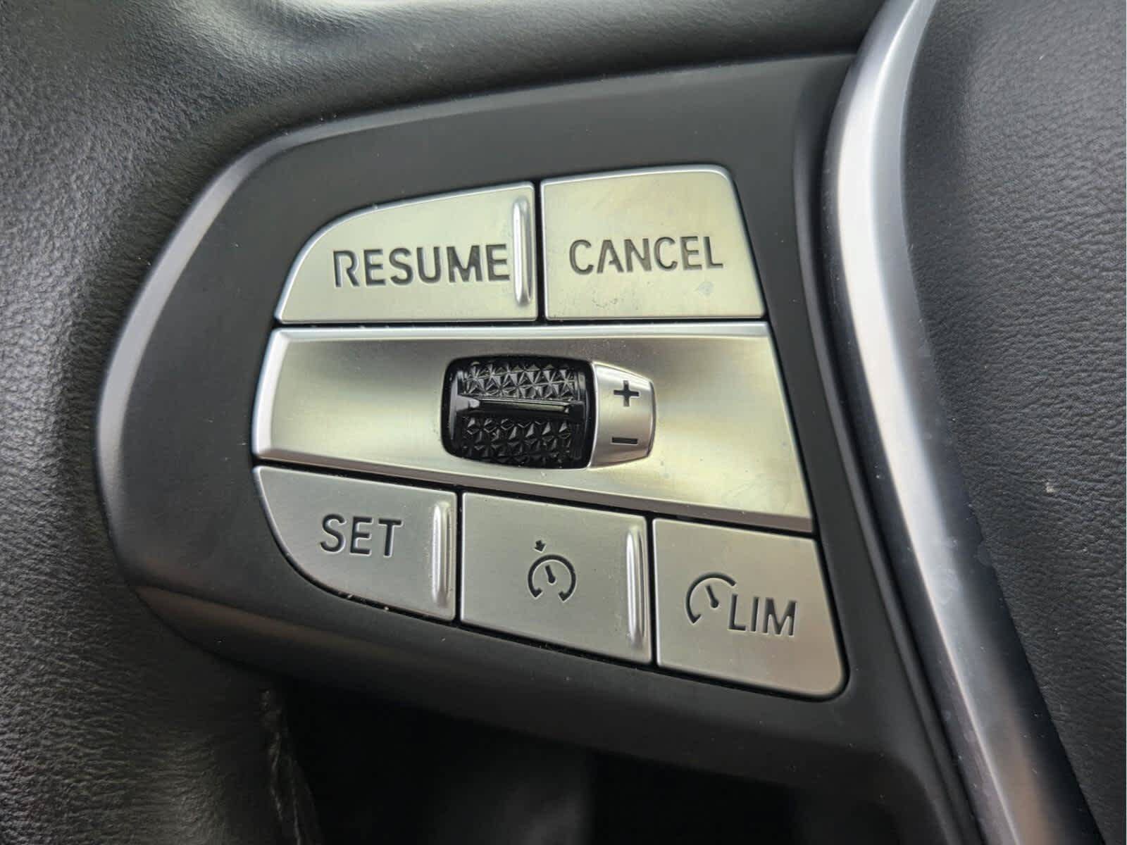 Used 2025 BMW X4 xDrive30i AWD/4WD image 33