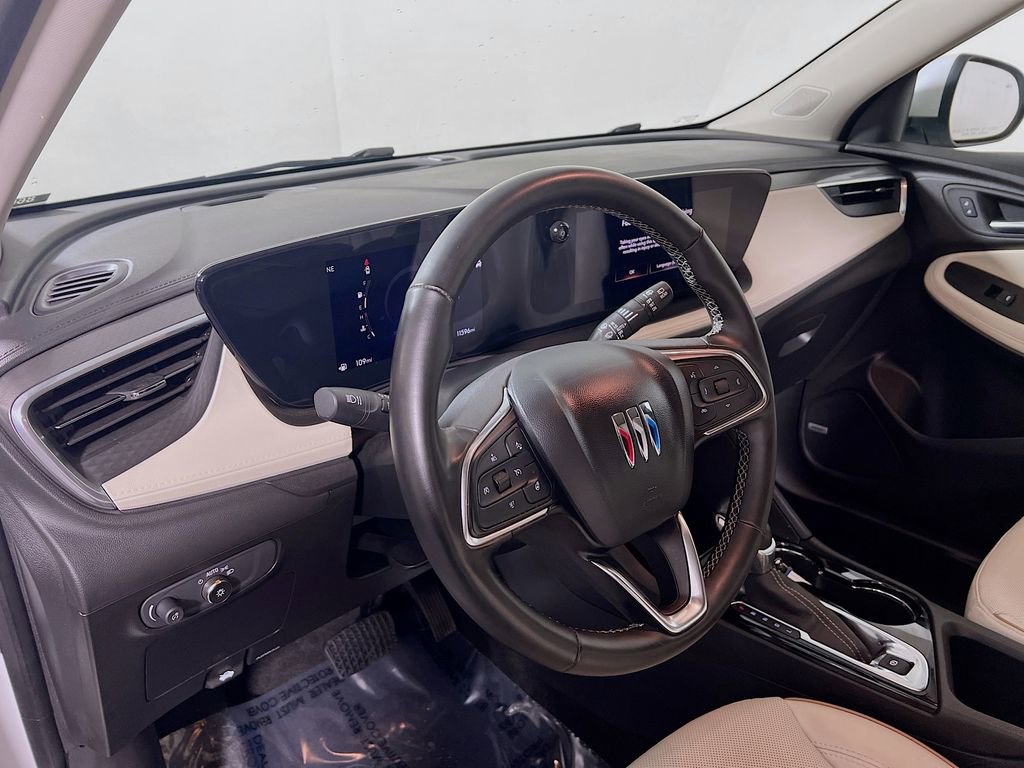 Used 2024 Buick Encore GX Avenir w/ Avenir Convenience Package image 10