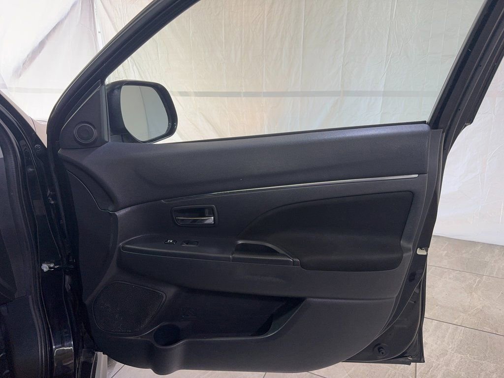 Used 2020 Mitsubishi Outlander Sport 2.0 ES image 40