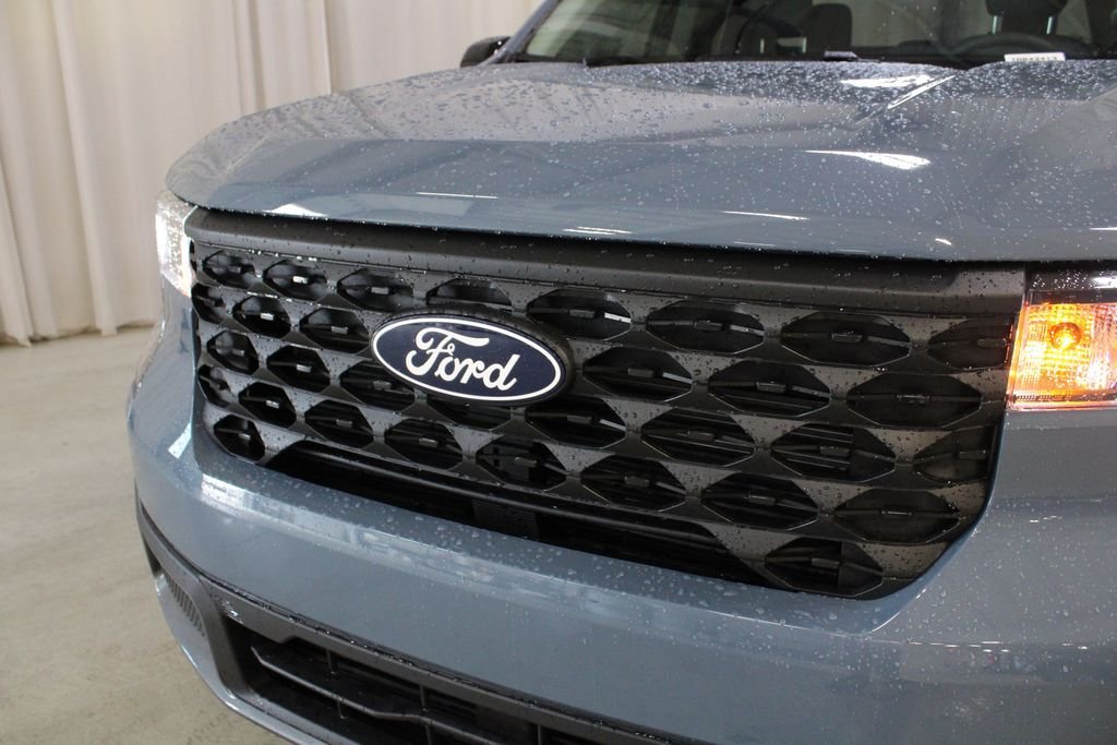 New 2026 Ford Maverick XLT w/ XLT Luxury Package FWD image 32