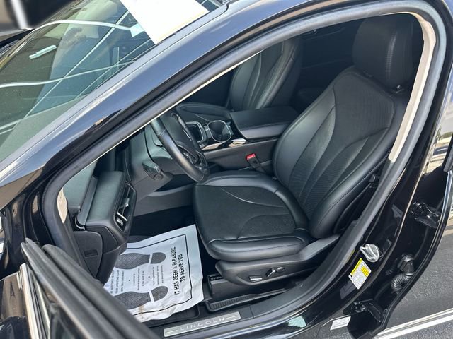 Used 2023 Lincoln Nautilus Reserve w/ Monochromatic Package image 12