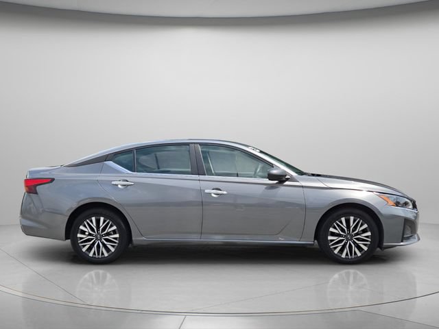 Used 2024 Nissan Altima 2.5 SV AWD/4WD image 9