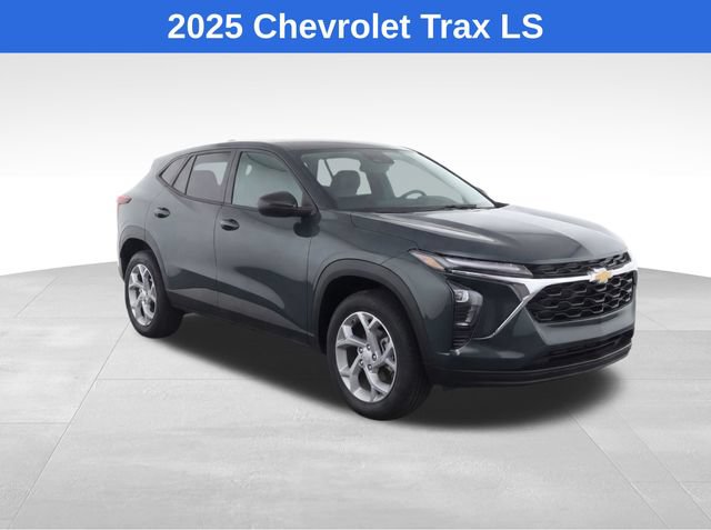 Used 2025 Chevrolet Trax LS w/ LS Convenience Package FWD image 2