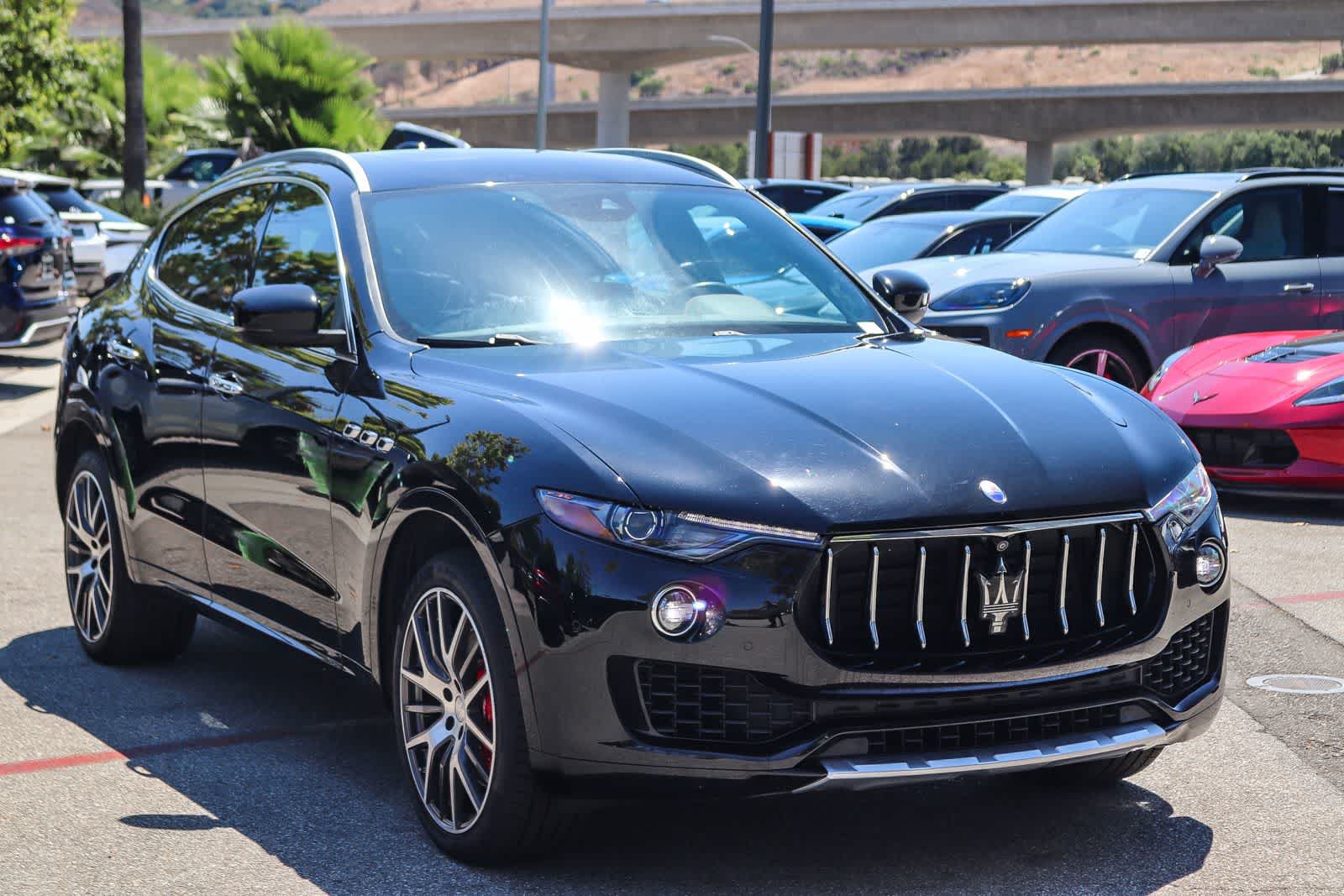 Used 2017 Maserati Levante S AWD/4WD image 3