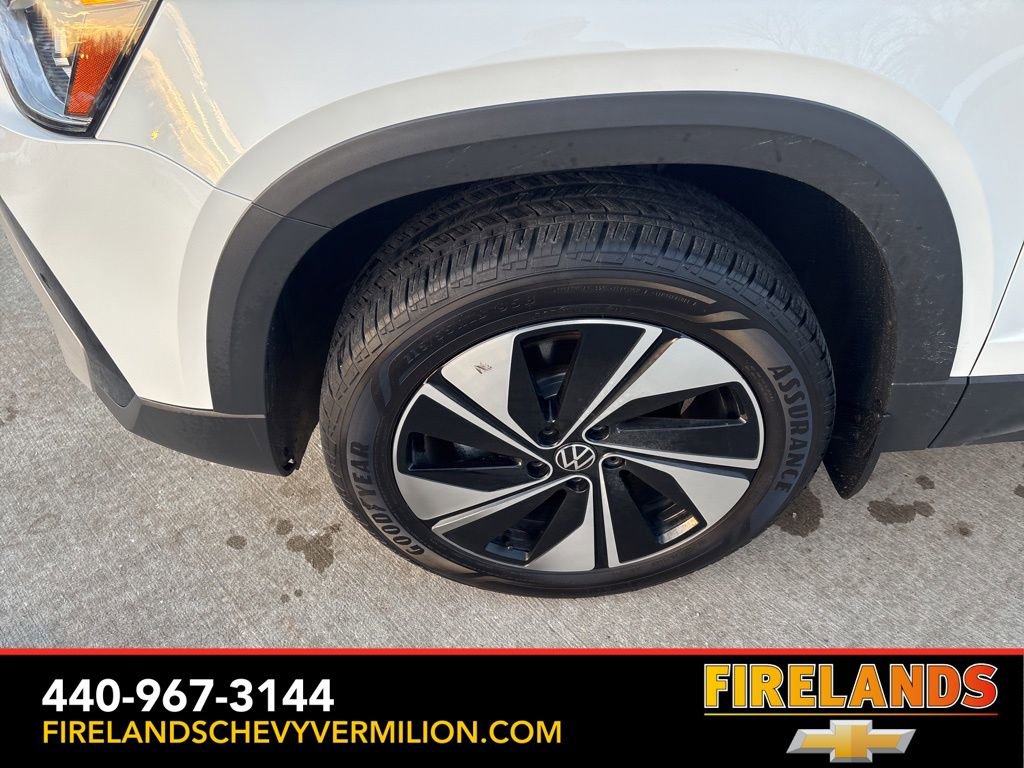 Used 2025 Volkswagen Taos SE image 52
