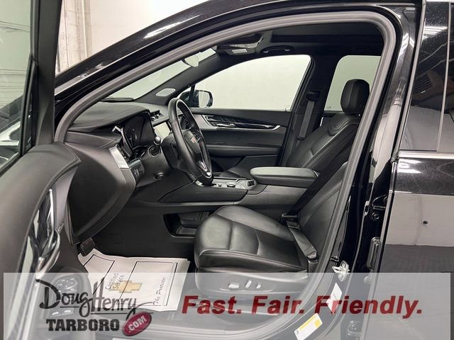 Used 2025 Cadillac XT6 Premium Luxury image 32