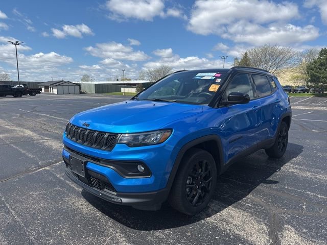 Used 2023 Jeep Compass Latitude w/ Sun and Sound Group AWD/4WD image 6