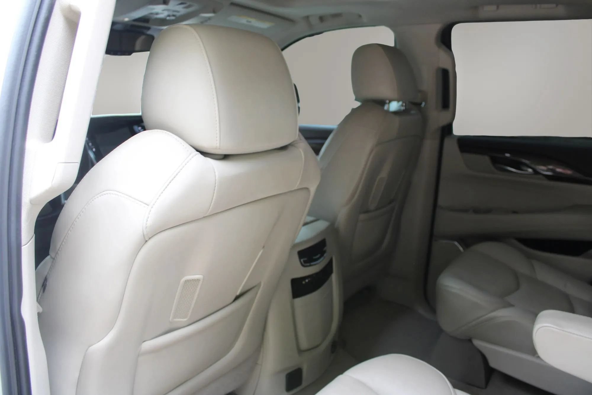 Used 2016 Cadillac Escalade Premium AWD/4WD image 18