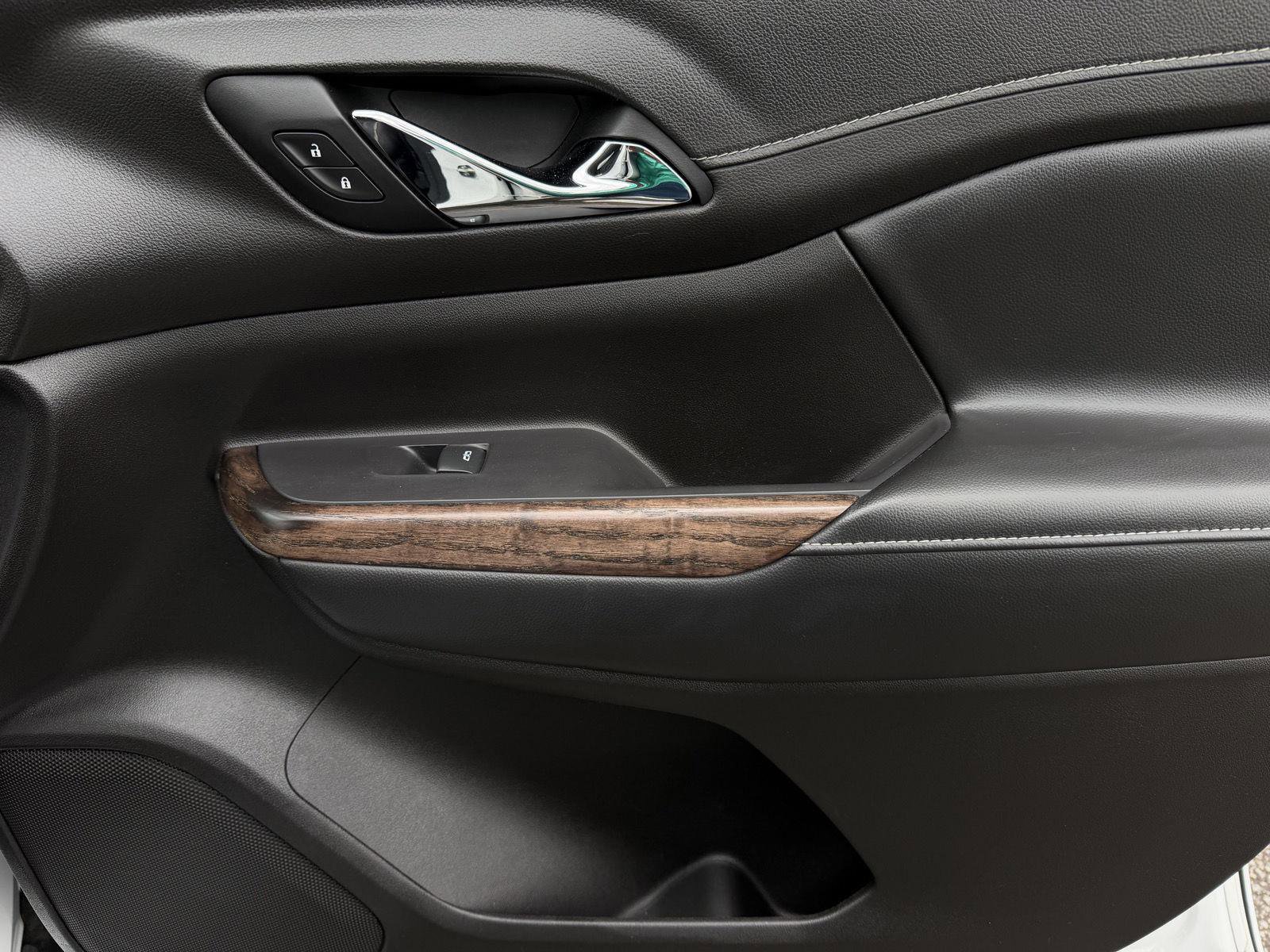 Used 2022 GMC Acadia Denali w/ Denali Technology Package image 28