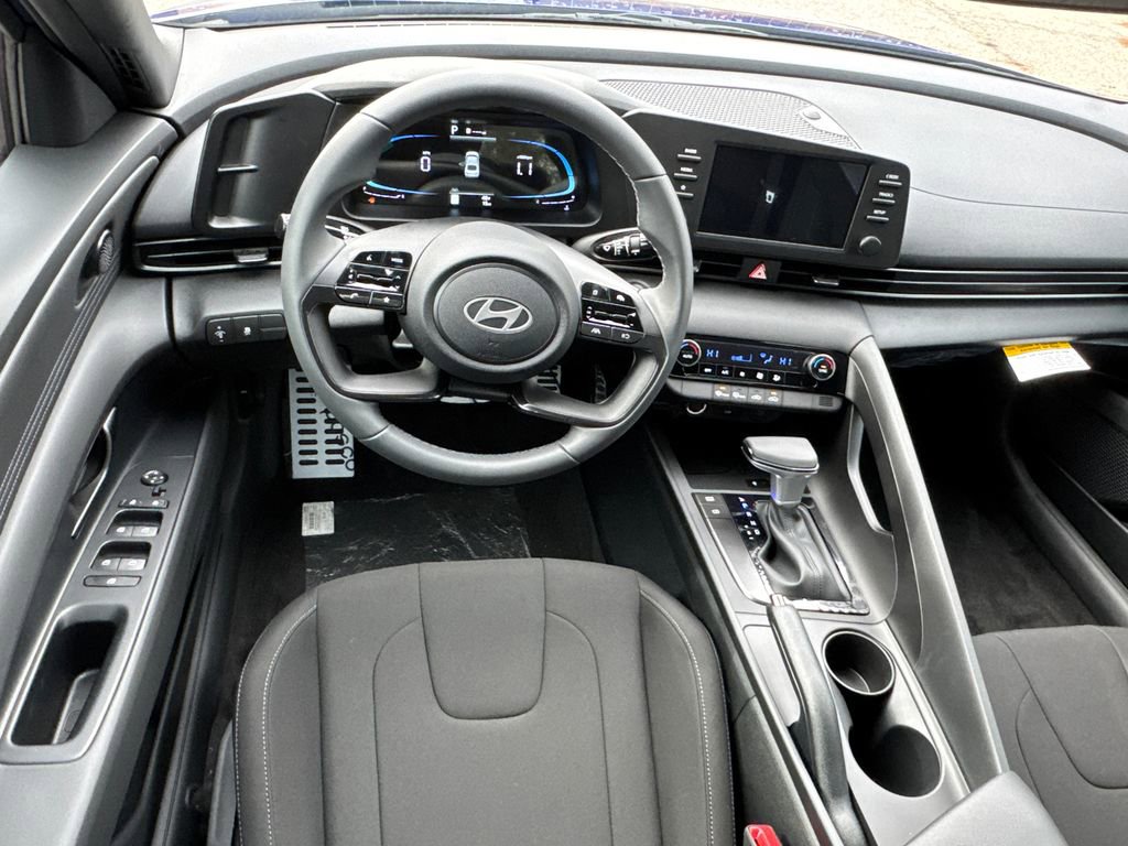 New 2026 Hyundai Elantra Sport image 12