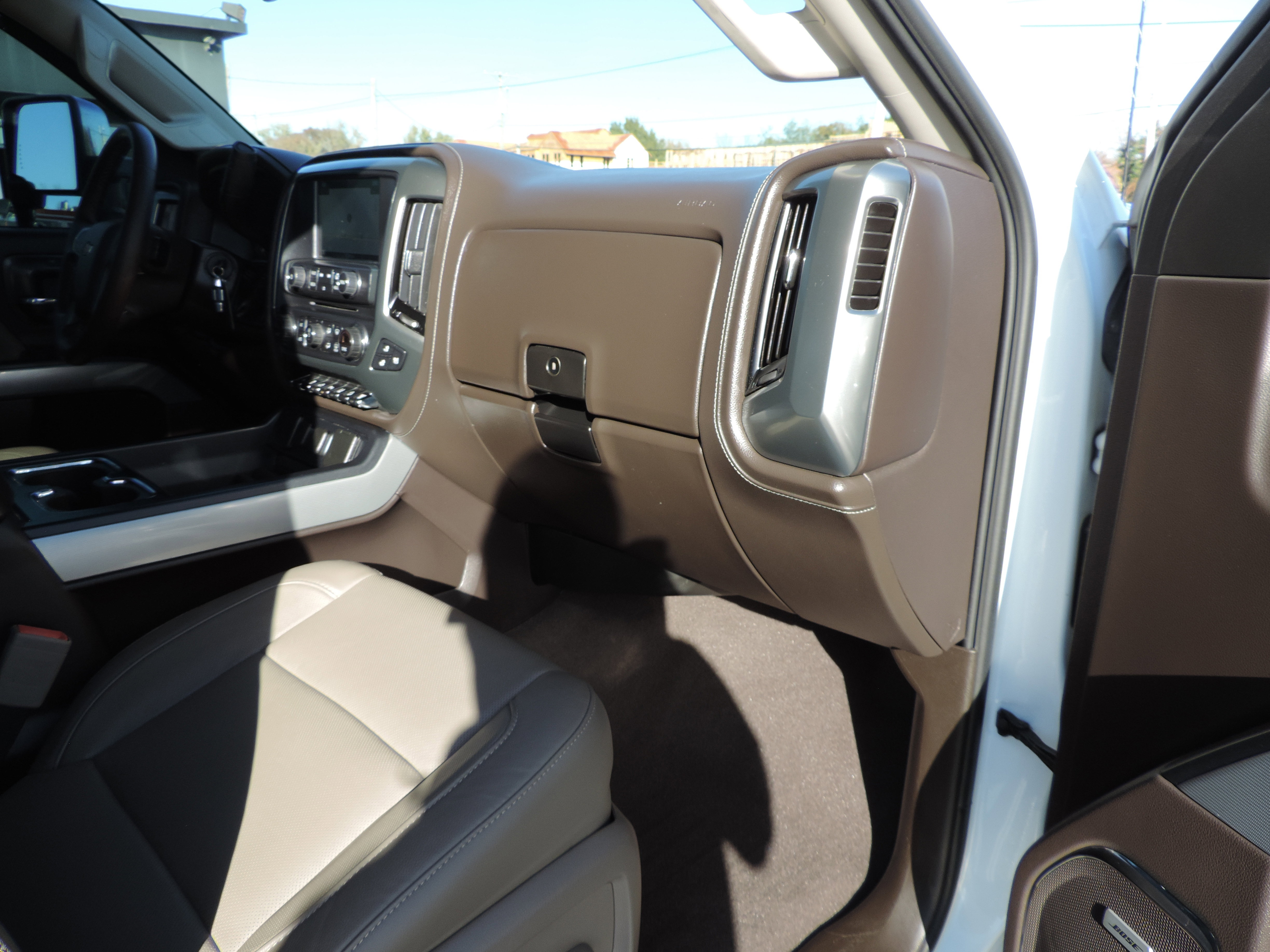 Used 2019 Chevrolet Silverado 2500 LTZ w/ Duramax Plus Package image 16