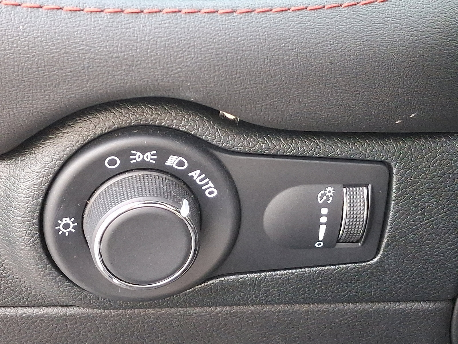 Certified 2024 Dodge Durango GT image 30