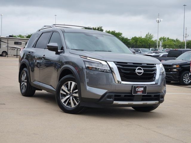 Used 2024 Nissan Pathfinder SL w/ Cargo Package image 2