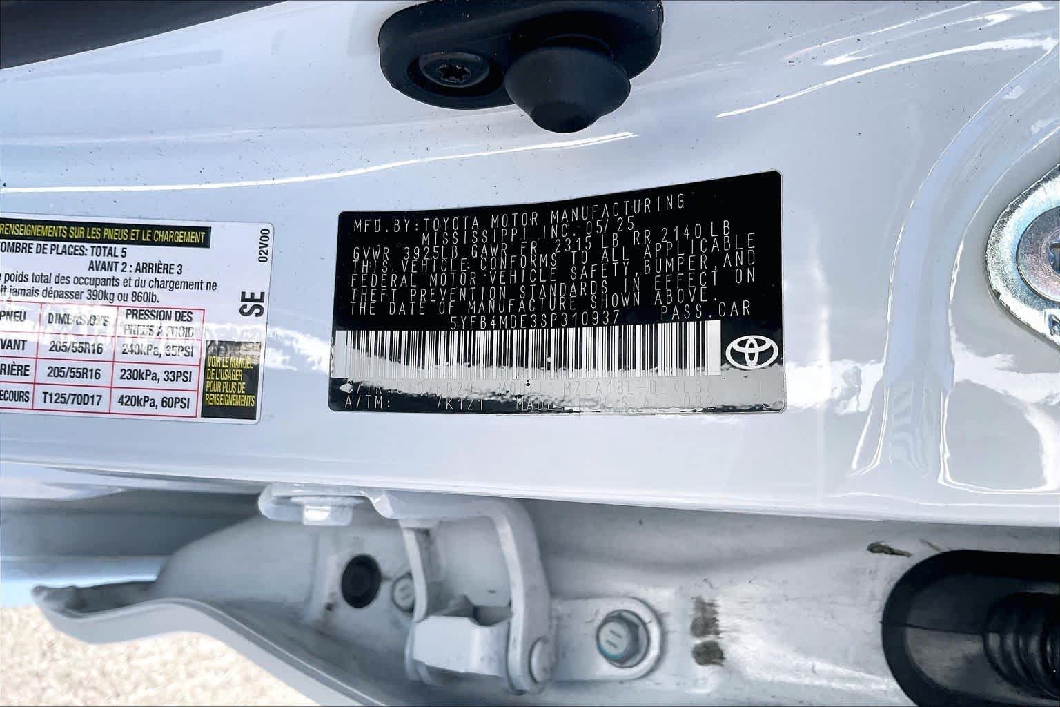 Used 2025 Toyota Corolla LE w/ LE Premium Package FWD image 33