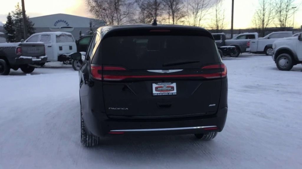 New 2026 Chrysler Pacifica Select image 7