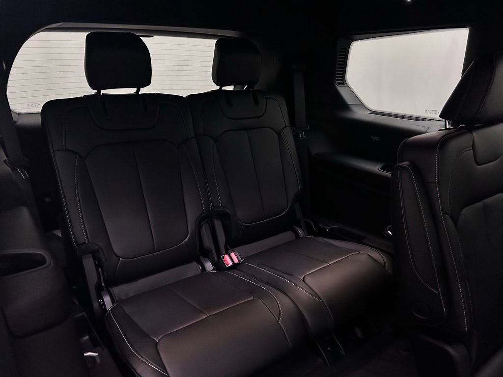 New 2025 Jeep Grand Cherokee L Limited AWD/4WD image 16