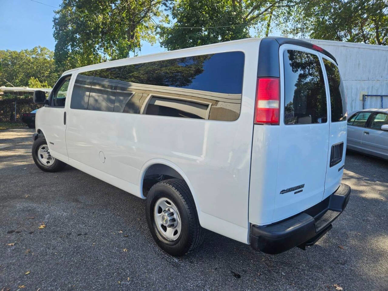 Used 2006 Chevrolet Express 3500 LS image 8
