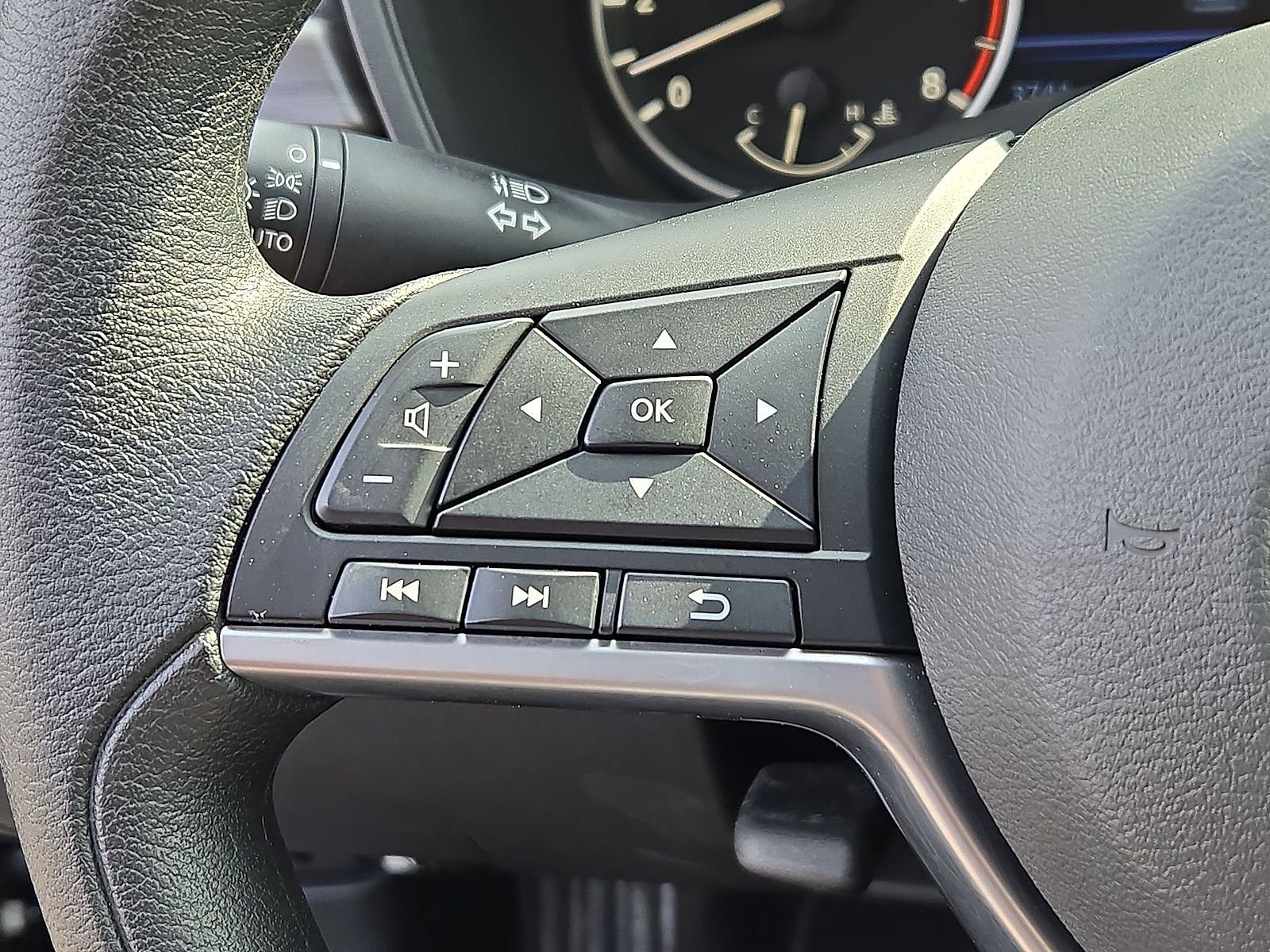 Used 2025 Nissan Altima 2.5 SV image 23