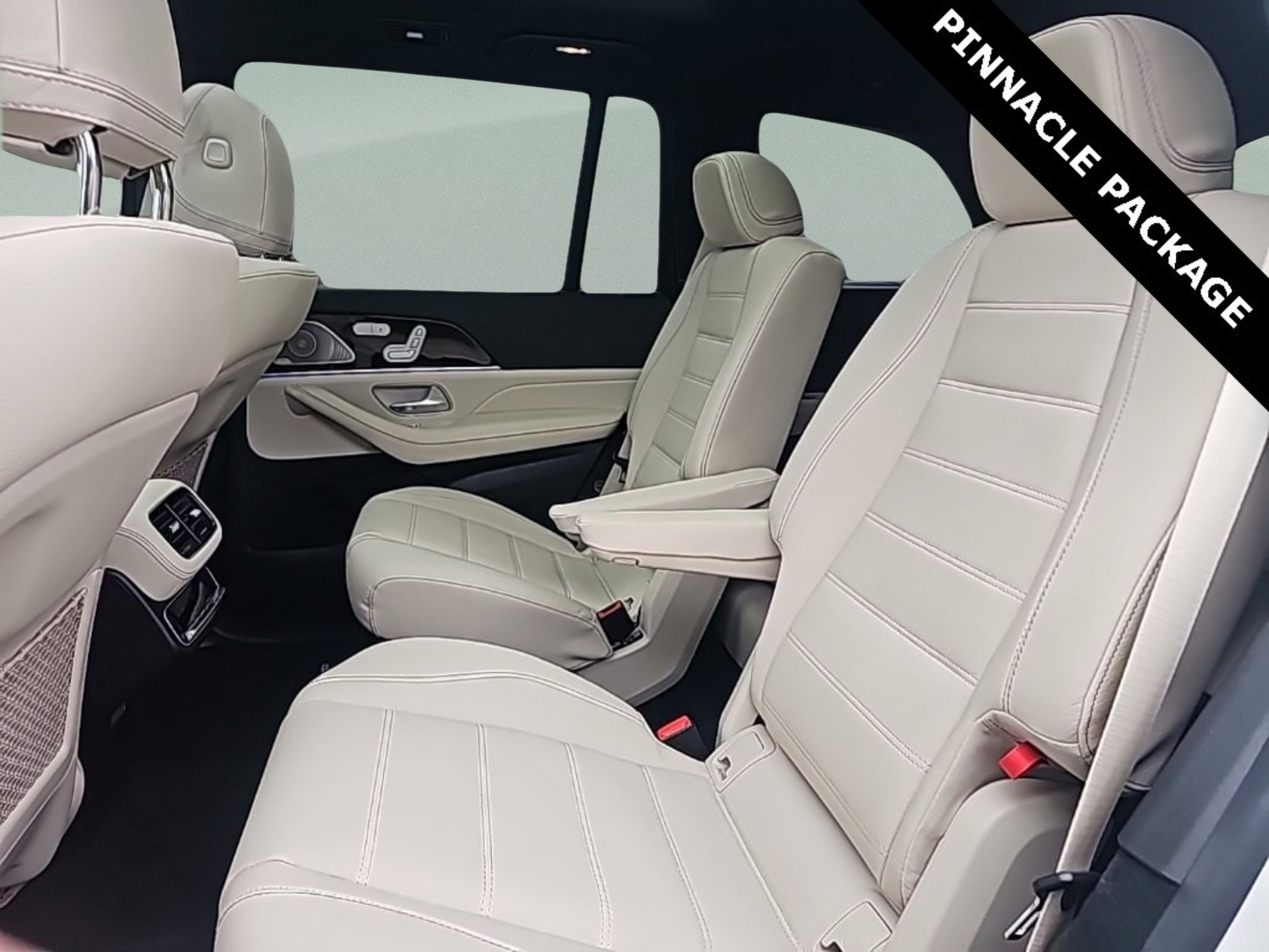 Used 2024 Mercedes-Benz GLS 450 4MATIC image 27