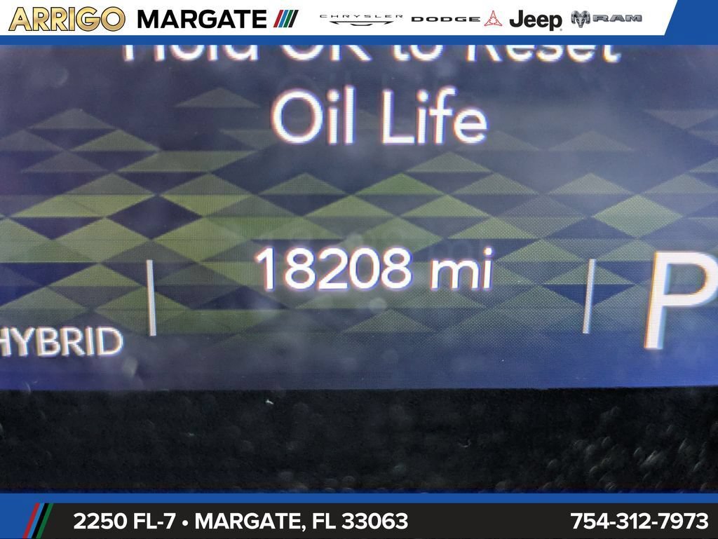 Used 2025 Jeep Wrangler Unlimited Sahara AWD/4WD image 29