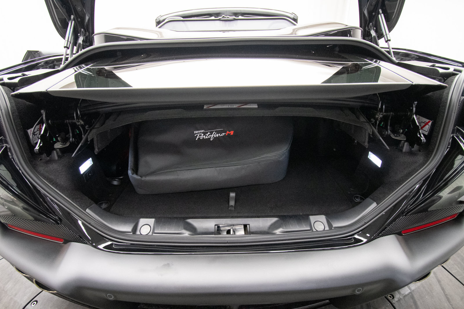 Used 2023 Ferrari Portofino M RWD image 56