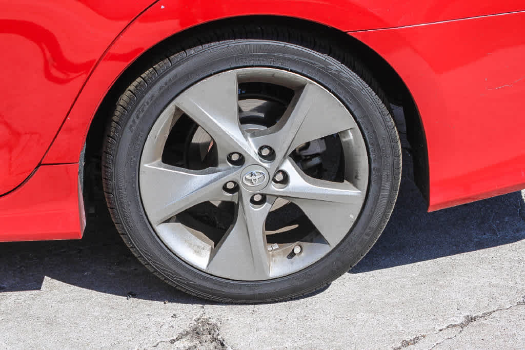 Used 2014 Toyota Camry SE FWD image 8