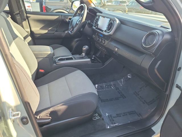 Used 2022 Toyota Tacoma TRD Off-Road w/ Technology Package RWD image 16