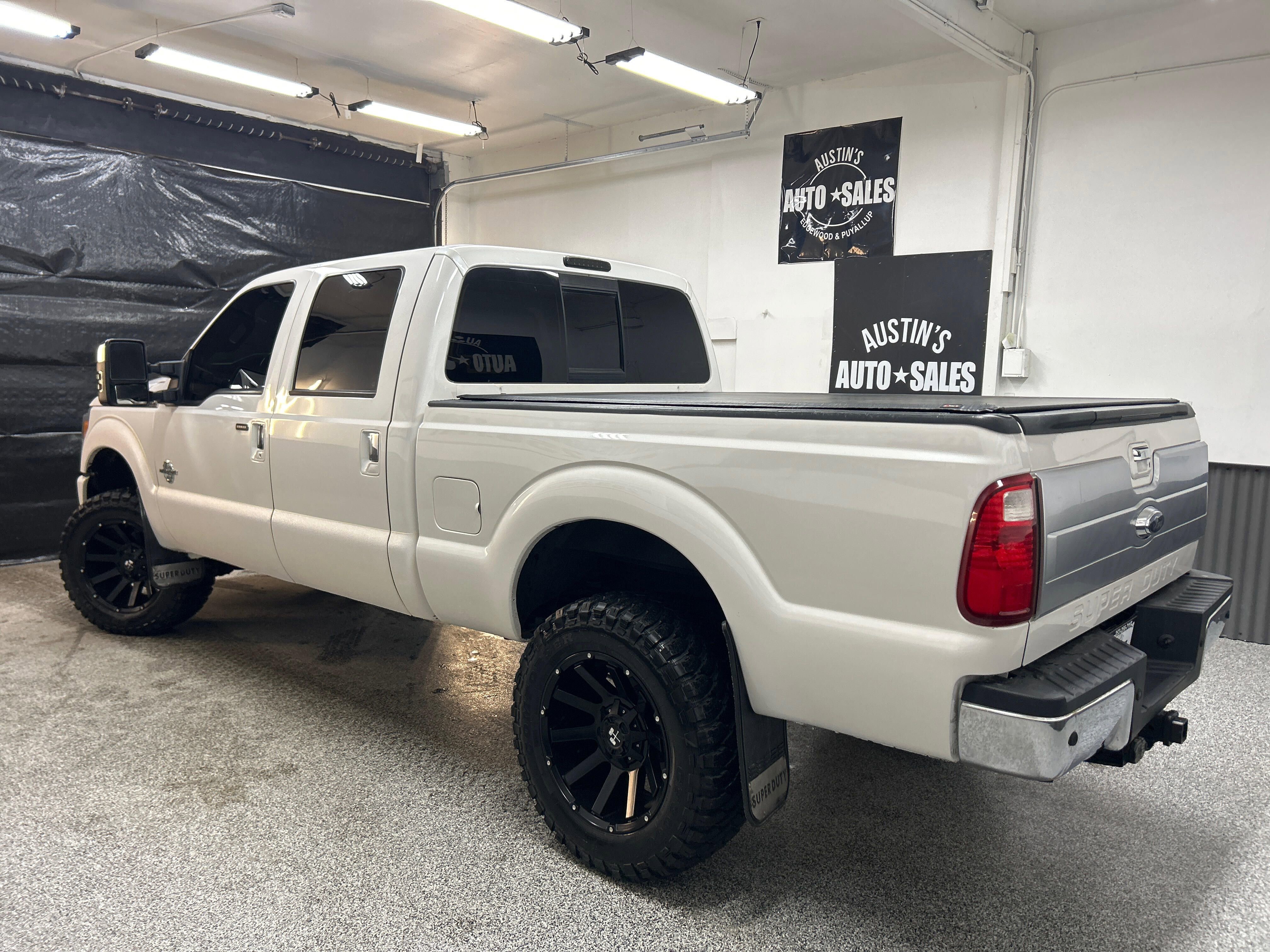Used 2014 Ford F350 Platinum w/ Platinum Package image 4