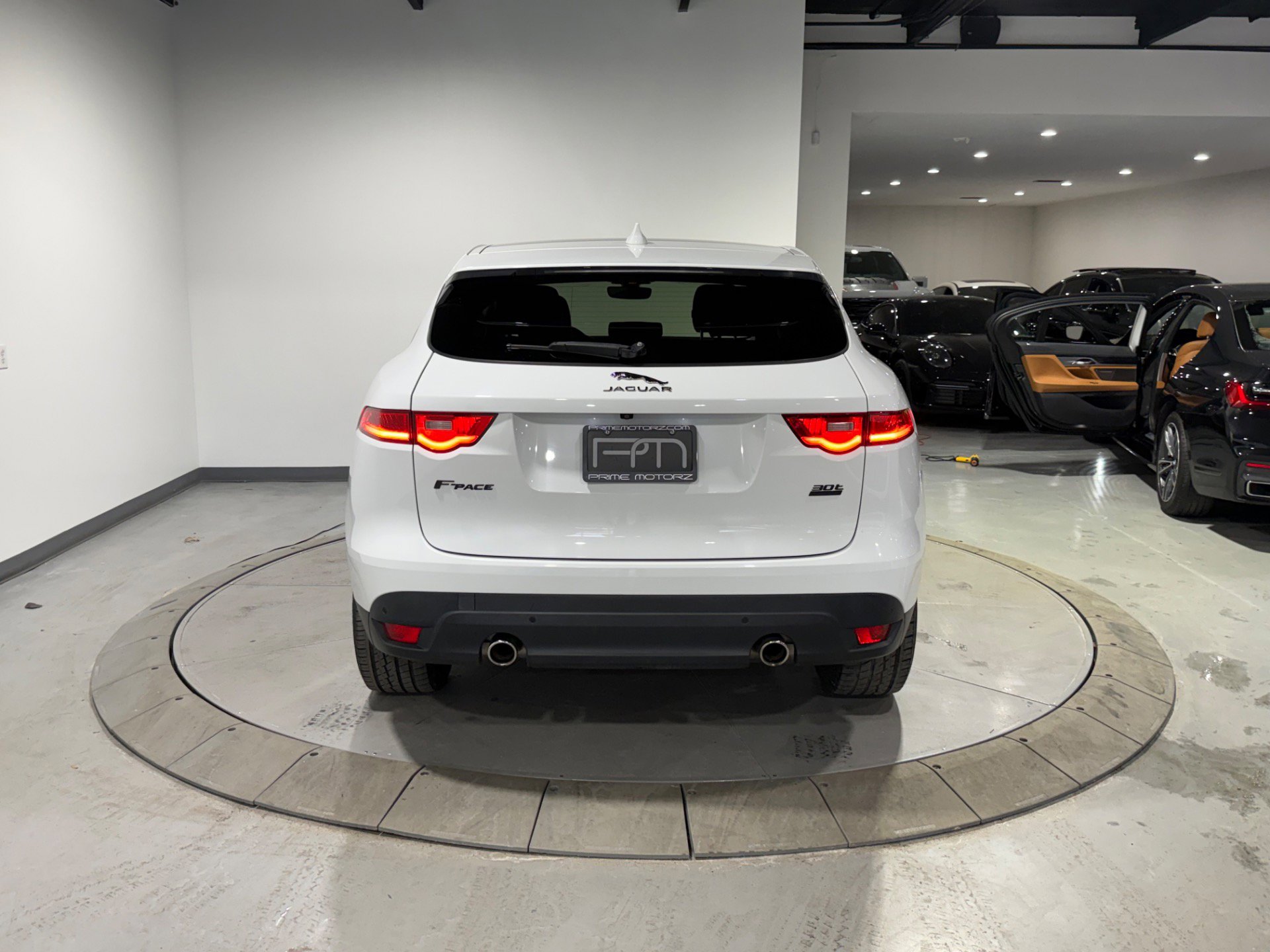 Used 2019 Jaguar F-PACE Prestige image 17