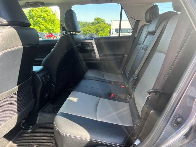 Used 2022 Toyota 4Runner SR5 Premium w/ Moonroof Package AWD/4WD image 21