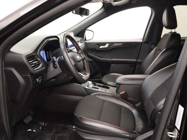Certified 2025 Ford Escape ST-Line Select AWD/4WD image 33