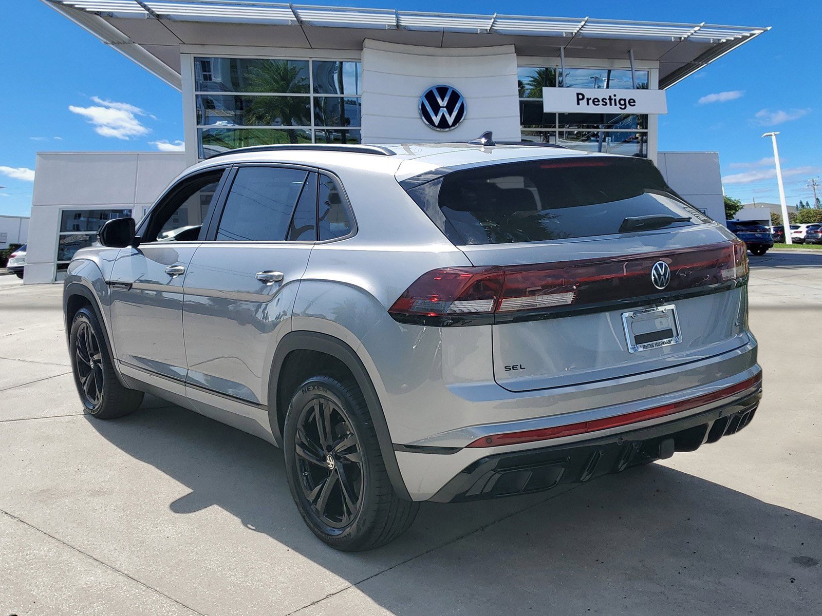 New 2026 Volkswagen Atlas Cross Sport SEL R-Line image 3
