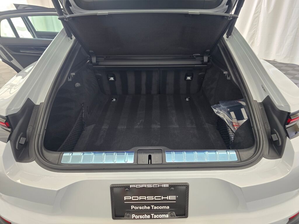 New 2025 Porsche Panamera 4 image 12