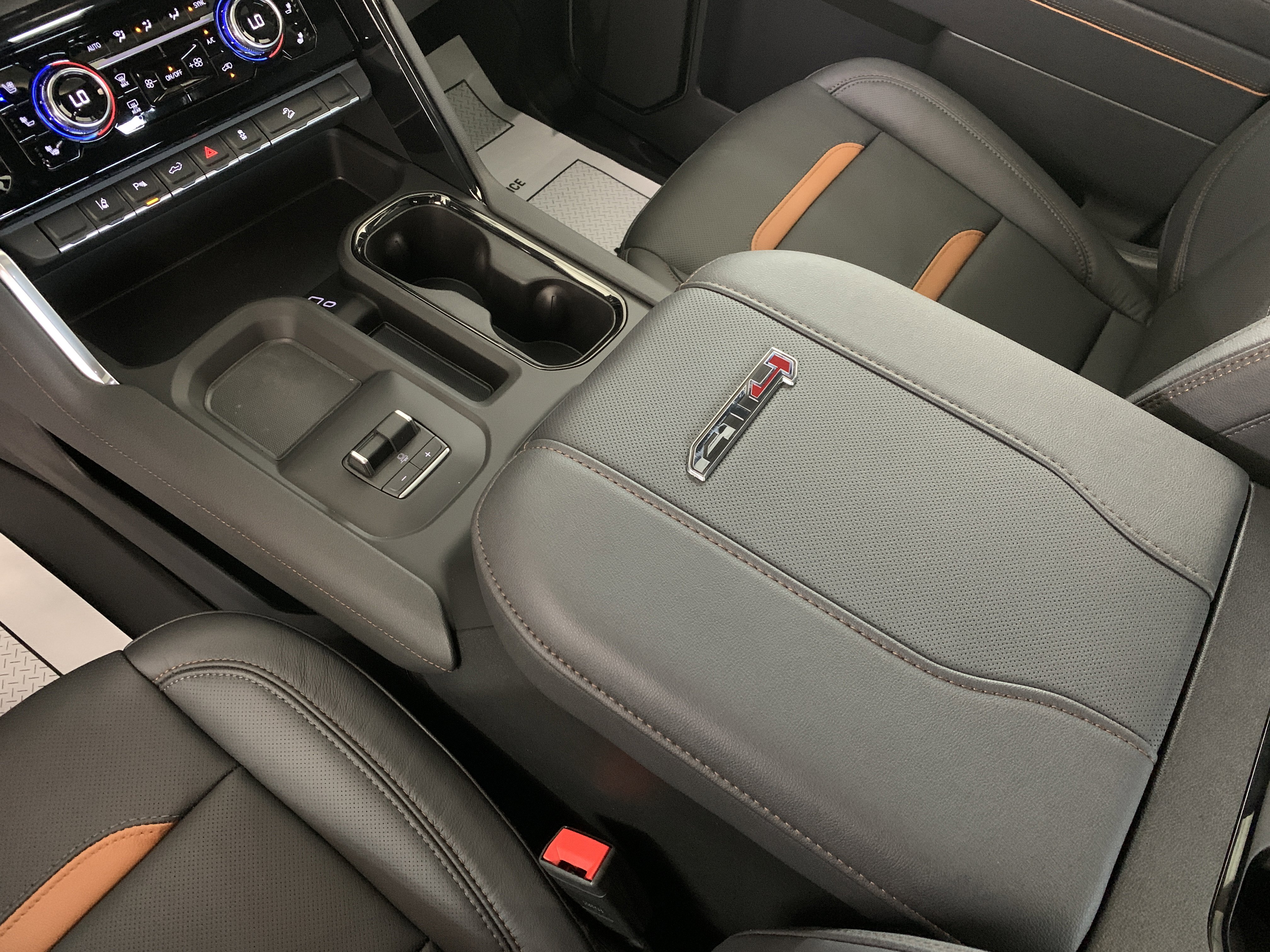 New 2025 GMC Sierra 2500 AT4 w/ AT4 Premium Plus Package image 32