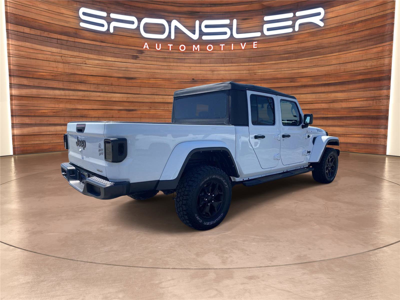 Used 2022 Jeep Gladiator Sport AWD/4WD image 7