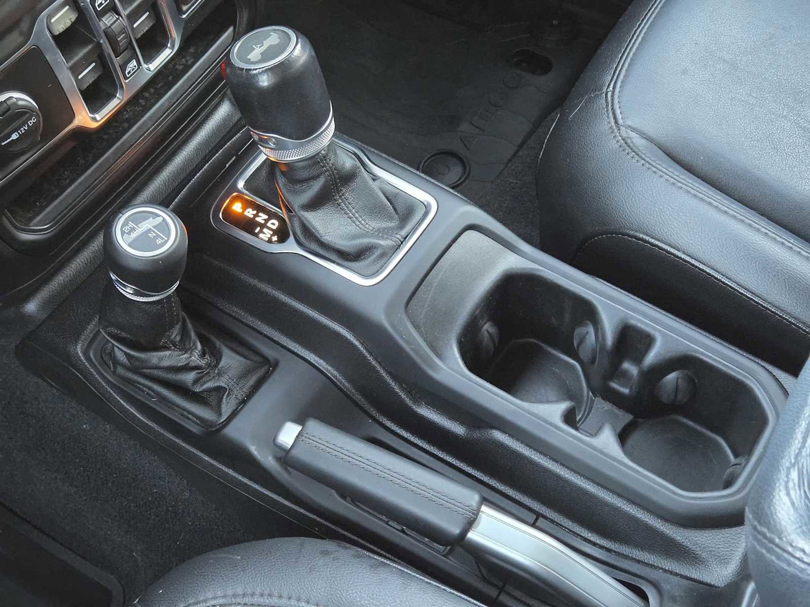 Used 2021 Jeep Wrangler Unlimited Sahara image 30