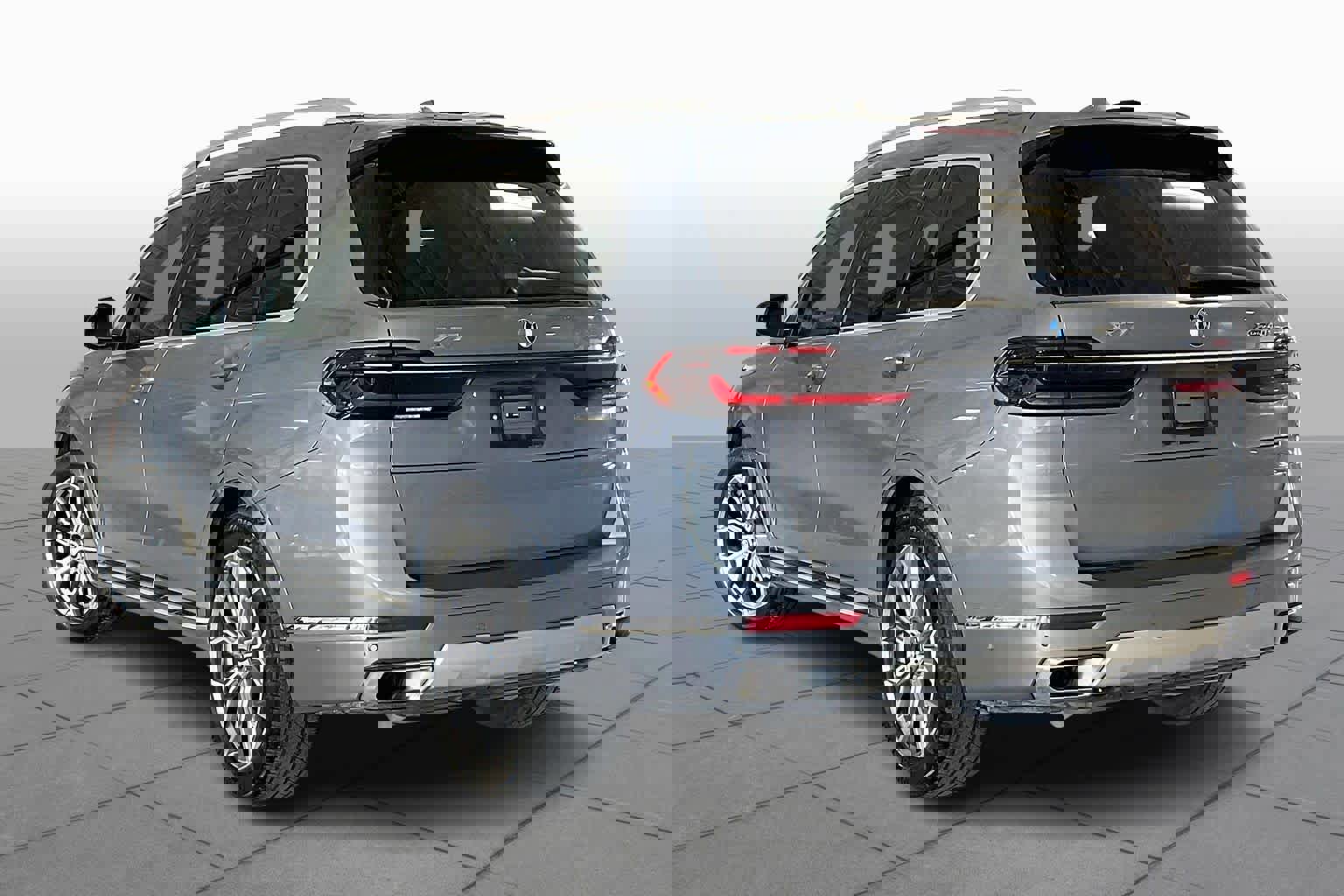 Used 2024 BMW X7 xDrive40i image 11