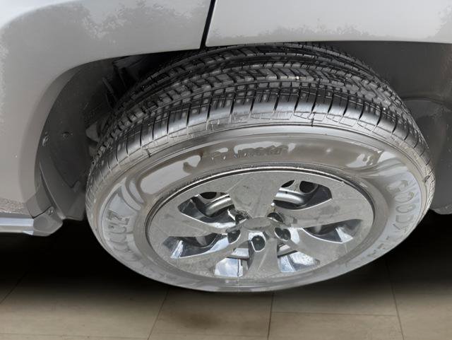 Used 2022 Toyota RAV4 LE AWD/4WD image 10