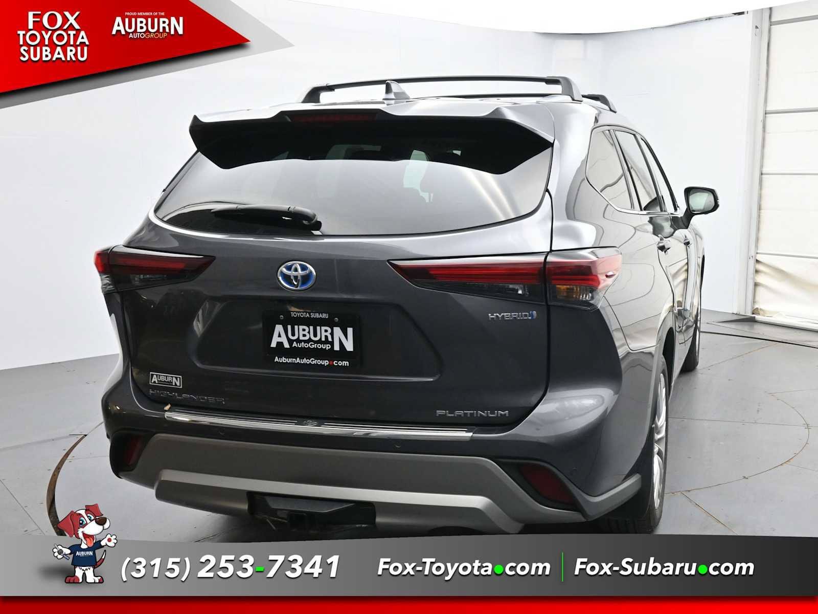 Used 2024 Toyota Highlander Platinum AWD/4WD image 4