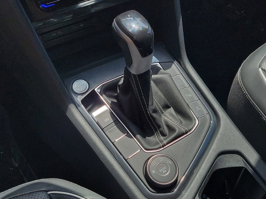 Used 2024 Volkswagen Tiguan SEL R-Line image 28