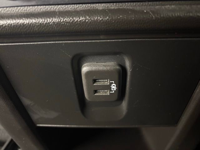 Used 2023 Chevrolet Traverse LT FWD image 19