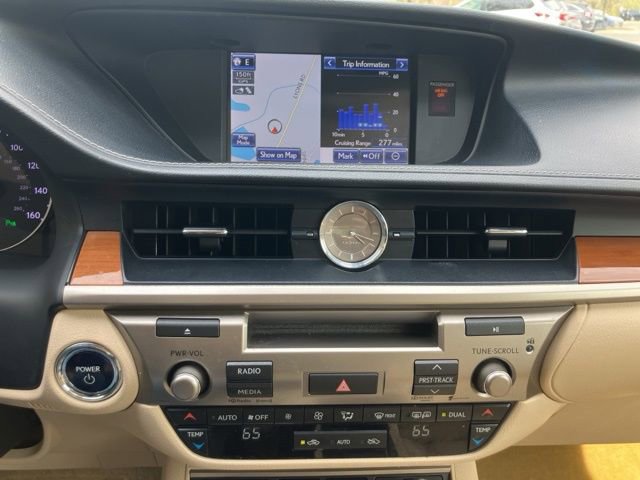 Used 2013 Lexus ES 300h w/ Luxury Pkg image 15