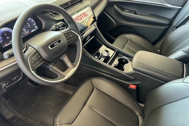 New 2026 Jeep Grand Cherokee Limited AWD/4WD image 7
