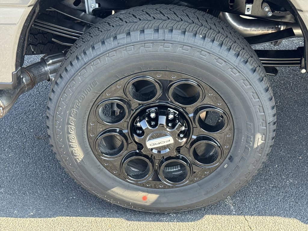 New 2026 Ford F250 Lariat w/ Black Appearance Package image 17