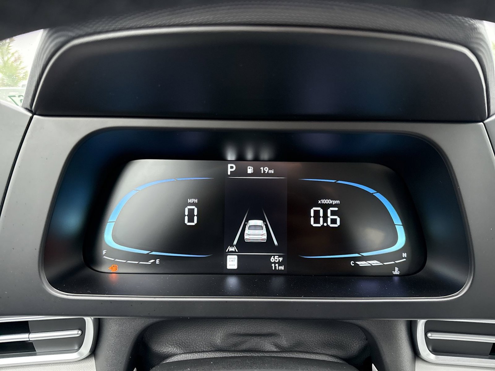 New 2026 Hyundai Elantra SEL Sport FWD image 16