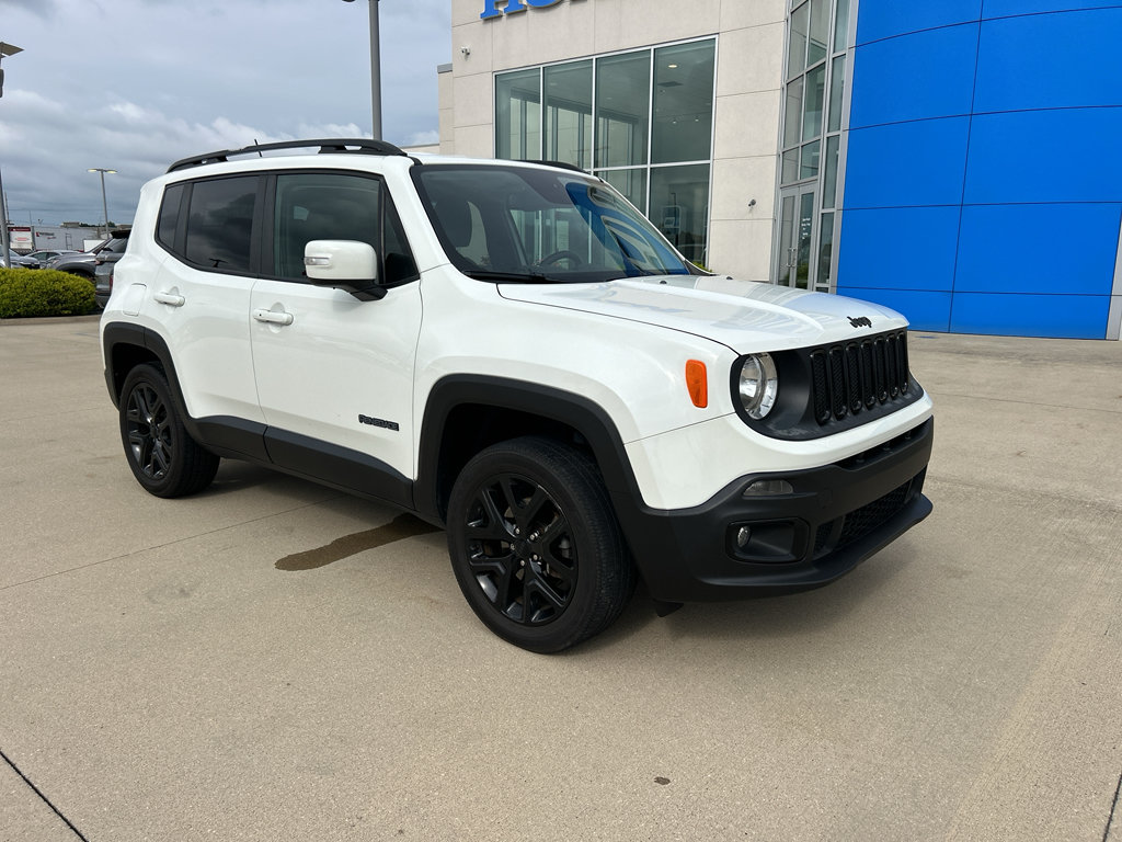 Used 2017 Jeep Renegade Altitude AWD/4WD image 3