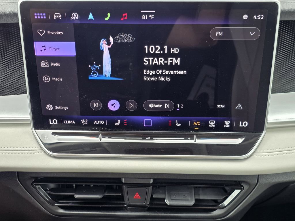 Used 2025 Volkswagen Tiguan SE AWD/4WD image 12